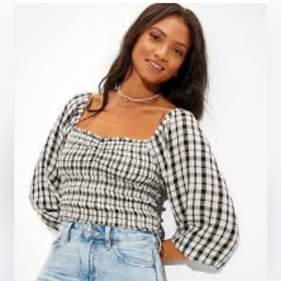 American Eagle Smocked Puff Sleeve Blouse - Picture 2 of 5